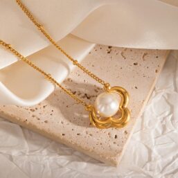 316L Stainless Steel Waterproof Pearl Crescent Pendant Necklace for Women